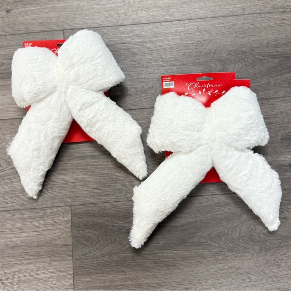 New! Set of 2 White Plush Dimensional Christmas Holiday Bows